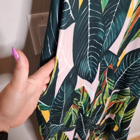Ours XXL women's tropical maxi dress. Pockets. Soft, comfy, stretchy. - Picture 2 of 13